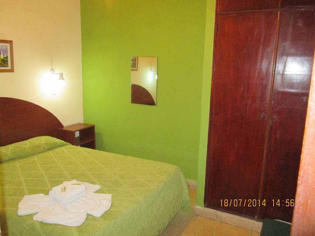 Nuevo Hotel Belgrano San Nicolás de los Arroyos Esterno foto