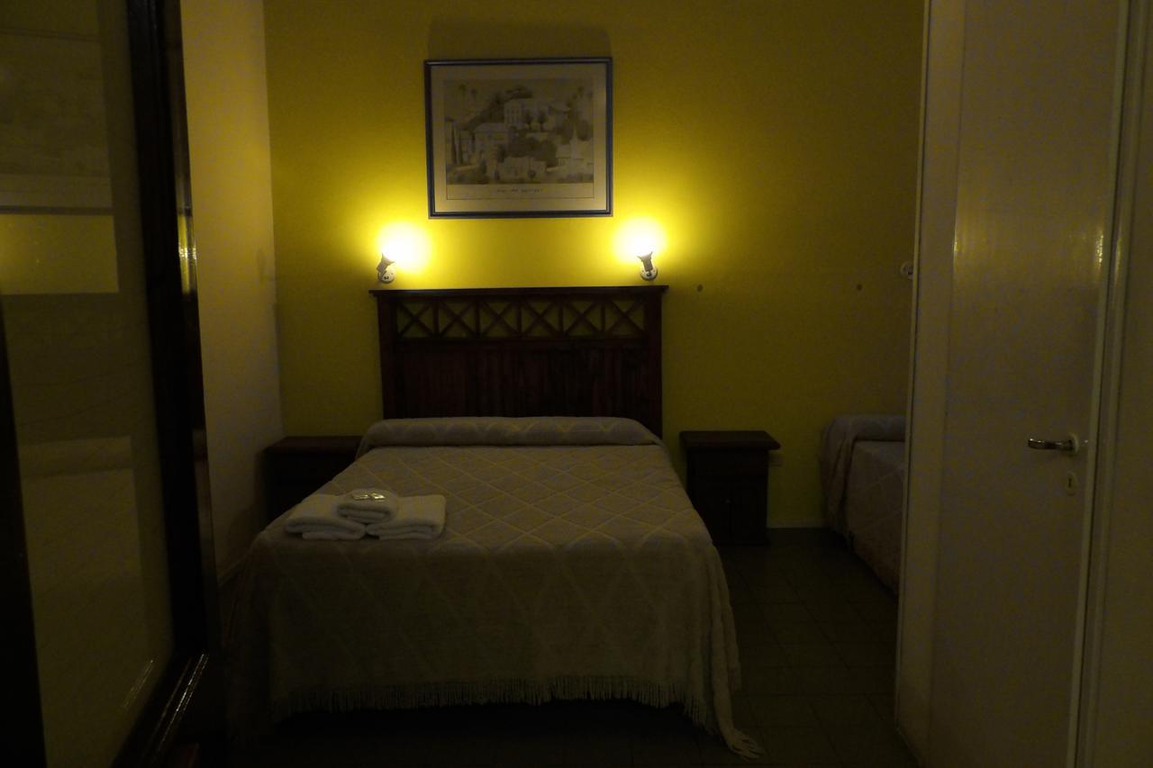 Nuevo Hotel Belgrano San Nicolás de los Arroyos Esterno foto